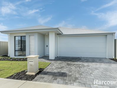 16 Hartog Way, Eglinton WA 6034