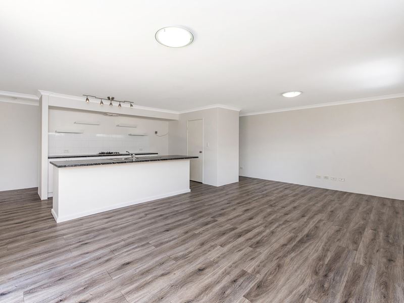 6 Persian Grove, Karnup