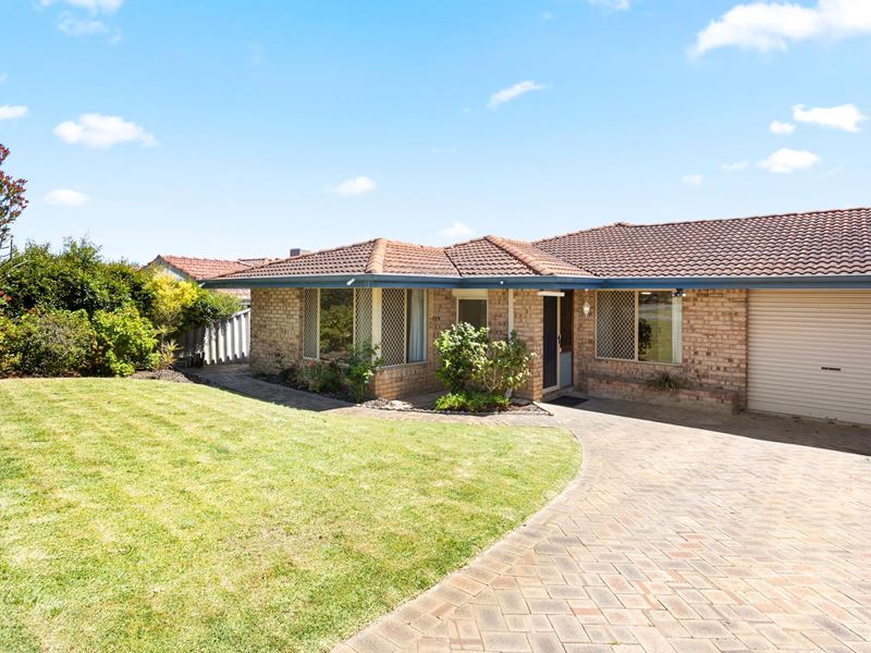 12A Ascham Way, North Lake