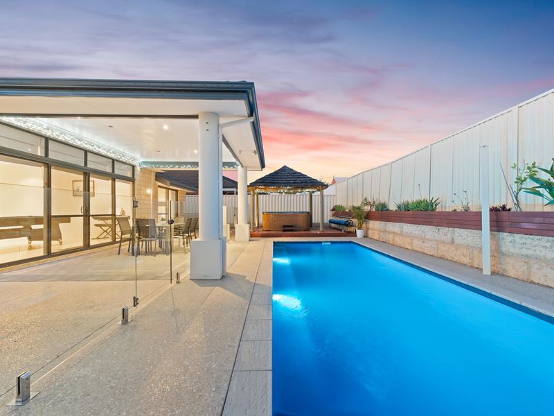 15 Gaston Road, Secret Harbour