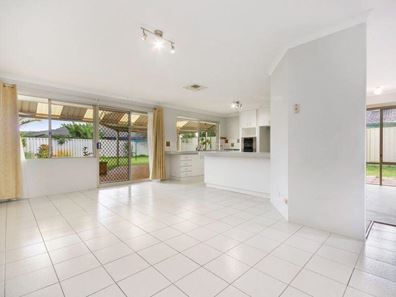 35 Rosella Circle, Ballajura WA 6066