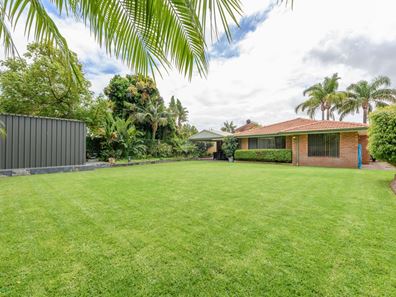 5 Fairmile Street, Warnbro WA 6169