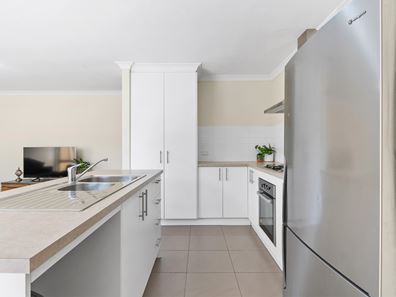 14 Yarran Street, Armadale WA 6112