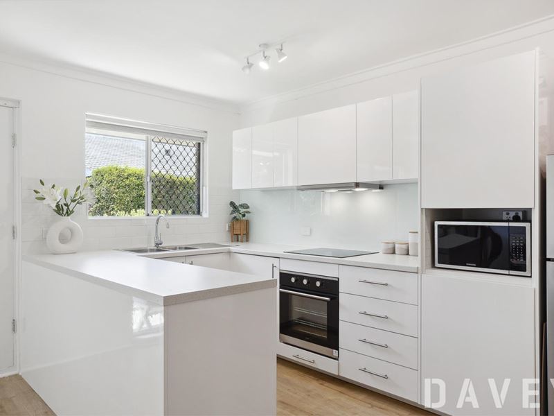 17/12 Hastings Street, Scarborough