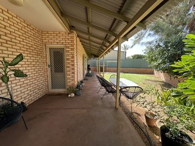 8B Wedge Place, Millars Well WA 6714
