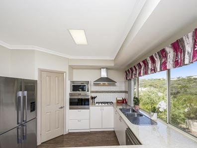 291 Pindari Place, Karakin WA 6044
