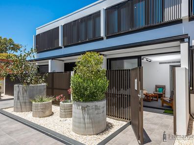 12/1A Charles Street, South Fremantle WA 6162
