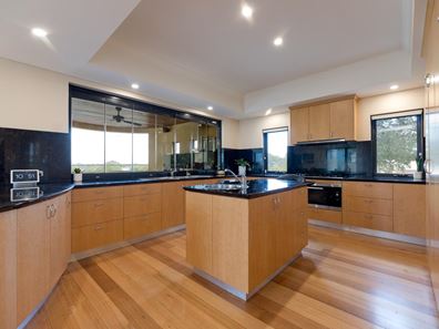 25 River View Terrace, Mount Pleasant WA 6153