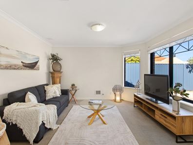 32D Bates  Road, Innaloo WA 6018