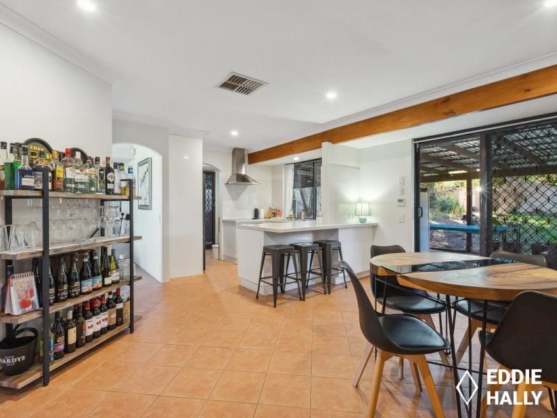 6 Tarndale Way, South Lake WA 6164