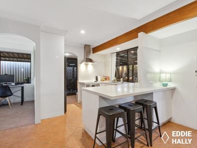 6 Tarndale Way, South Lake WA 6164