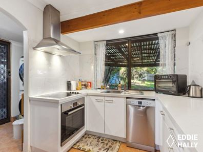 6 Tarndale Way, South Lake WA 6164