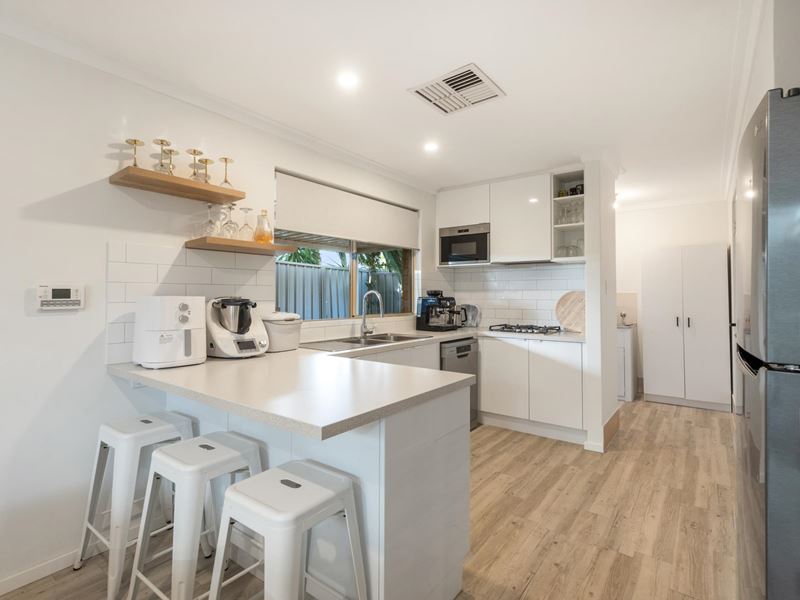 2/17 Satellite Retreat, Kiara WA 6054