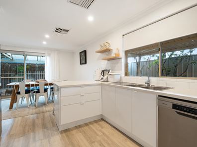 2/17 Satellite Retreat, Kiara WA 6054
