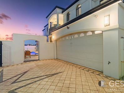 9 Stonewall Circuit, Landsdale WA 6065
