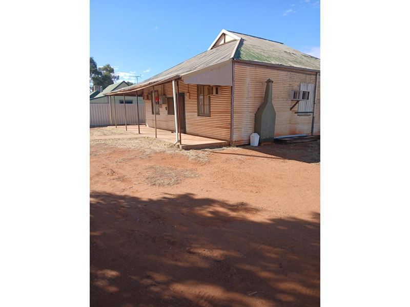 38 Watson Street, Mount Magnet WA 6638