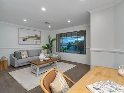 12 Gardiner Heights, Kinross WA 6028