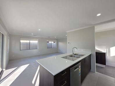 53 Moncrieff Parade, Golden Bay WA 6174