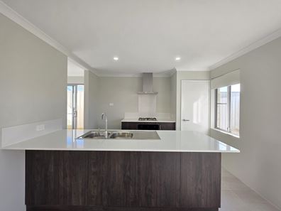 53 Moncrieff Parade, Golden Bay WA 6174