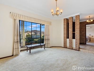 21 Naunton Crescent, Eden Hill WA 6054