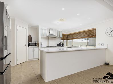 9 Portside Road, Drummond Cove WA 6532
