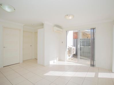 1/21 Wroxton Street, Midland WA 6056