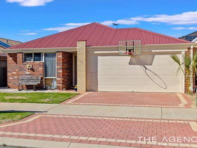 35 Clarendon Circuit, Lakelands WA 6180
