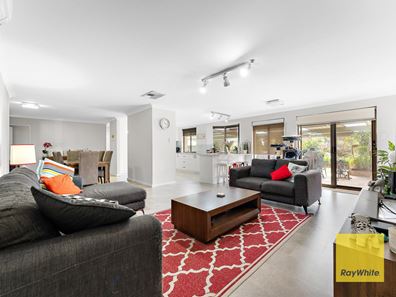 32 Kestrel Way, Thornlie WA 6108