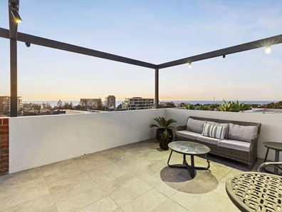 17C Nautilus Crescent, Scarborough WA 6019