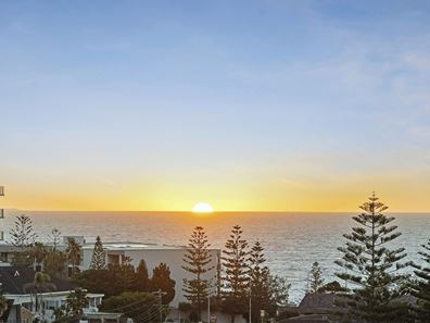 17C Nautilus Crescent, Scarborough WA 6019