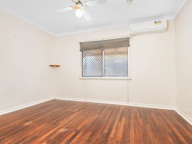 6 Whitfield Street, Beachlands WA 6530