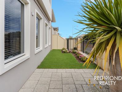 10 Picnic Parade, Burns Beach WA 6028