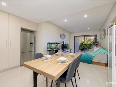 6/17 Stroughton Road, Westminster WA 6061