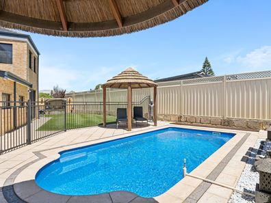 10 Hornsby Court, Kallaroo WA 6025