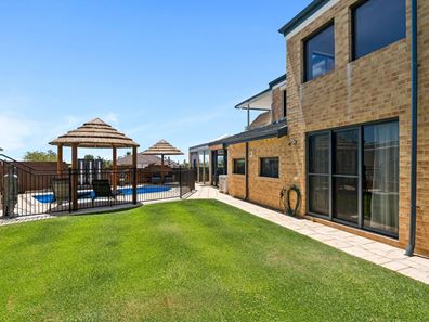 10 Hornsby Court, Kallaroo WA 6025