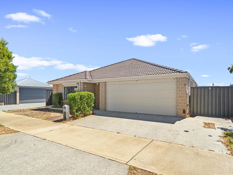3 Barrington Approach, Lakelands