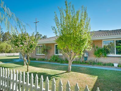 28 Regan Street, Rockingham WA 6168