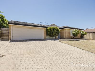 14 Cycas Court, Marangaroo WA 6064