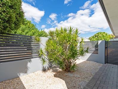 108A Grand Promenade, Doubleview WA 6018