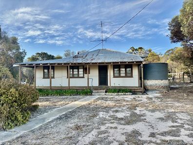 24 Lathom Street, Broomehill Village WA 6318