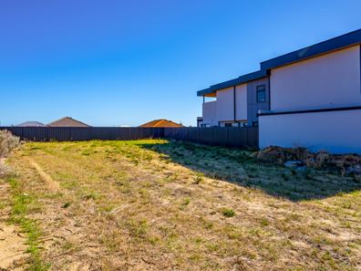 24 Seaview  Place, Wannanup WA 6210