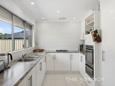 30 Ellesmere Road, Swan View WA 6056