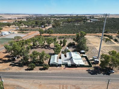 27 Denton Street, Piawaning WA 6572