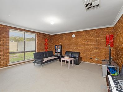 18 Fagence Way, Thornlie WA 6108