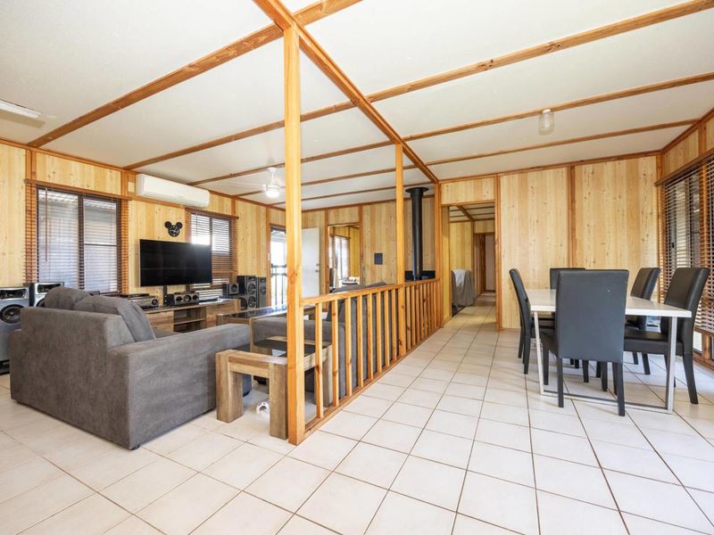 4 Bluewater Drive, Jurien Bay