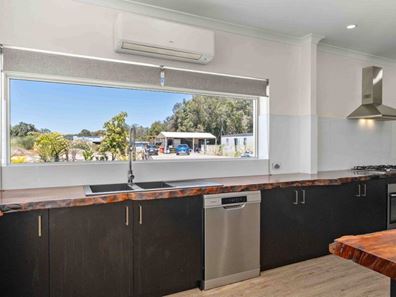 718 Southern Estuary Road, Lake Clifton WA 6215