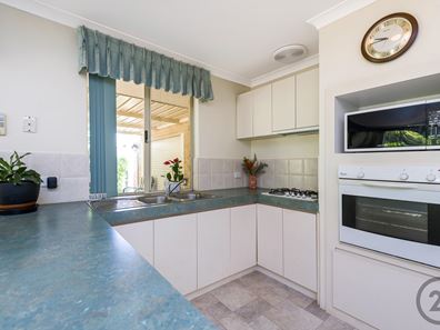 10 Carnegie Place, Greenfields WA 6210
