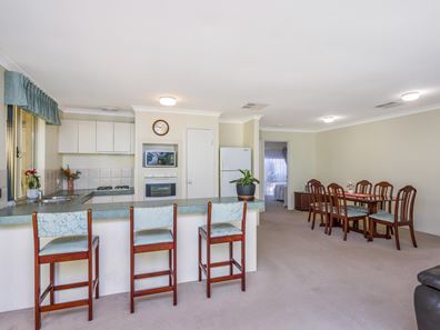 10 Carnegie Place, Greenfields WA 6210
