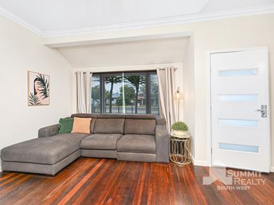 8 Dyinda Street, Carey Park WA 6230