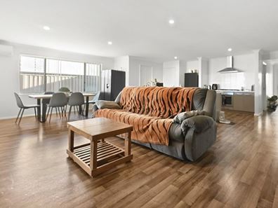 36 Lugger Outlook, Glenfield WA 6532